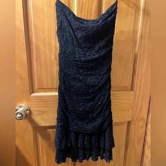 Gorgeous vintage Guess size S strapless lace dress - Picture 4 of 6